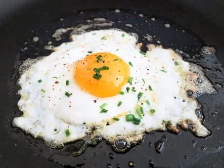 Hisencn 7421-cast-iron-griddle delivers even heat for quick searing.