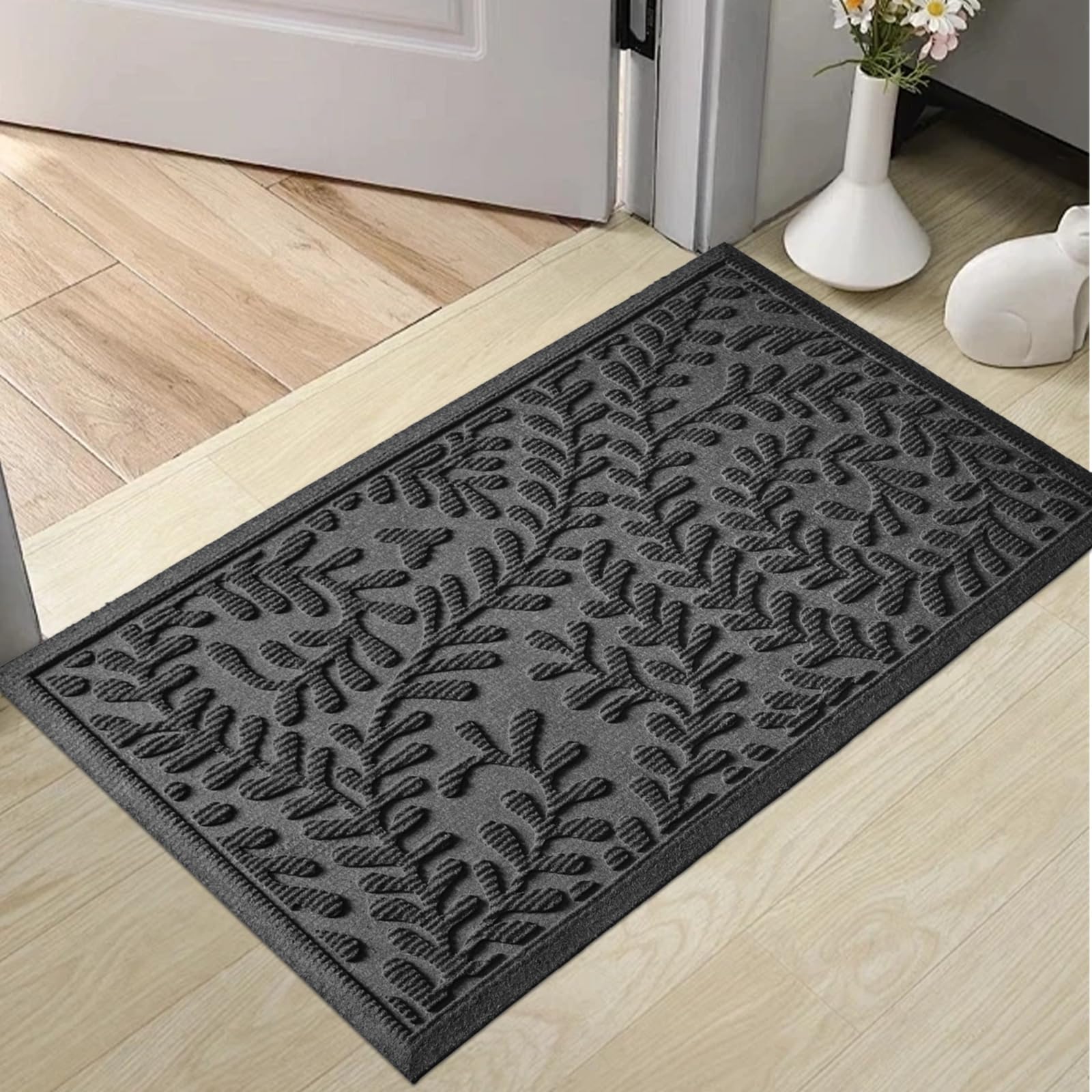 HIYARD front door mat with absorbent action traps moisture and dirt at the entry