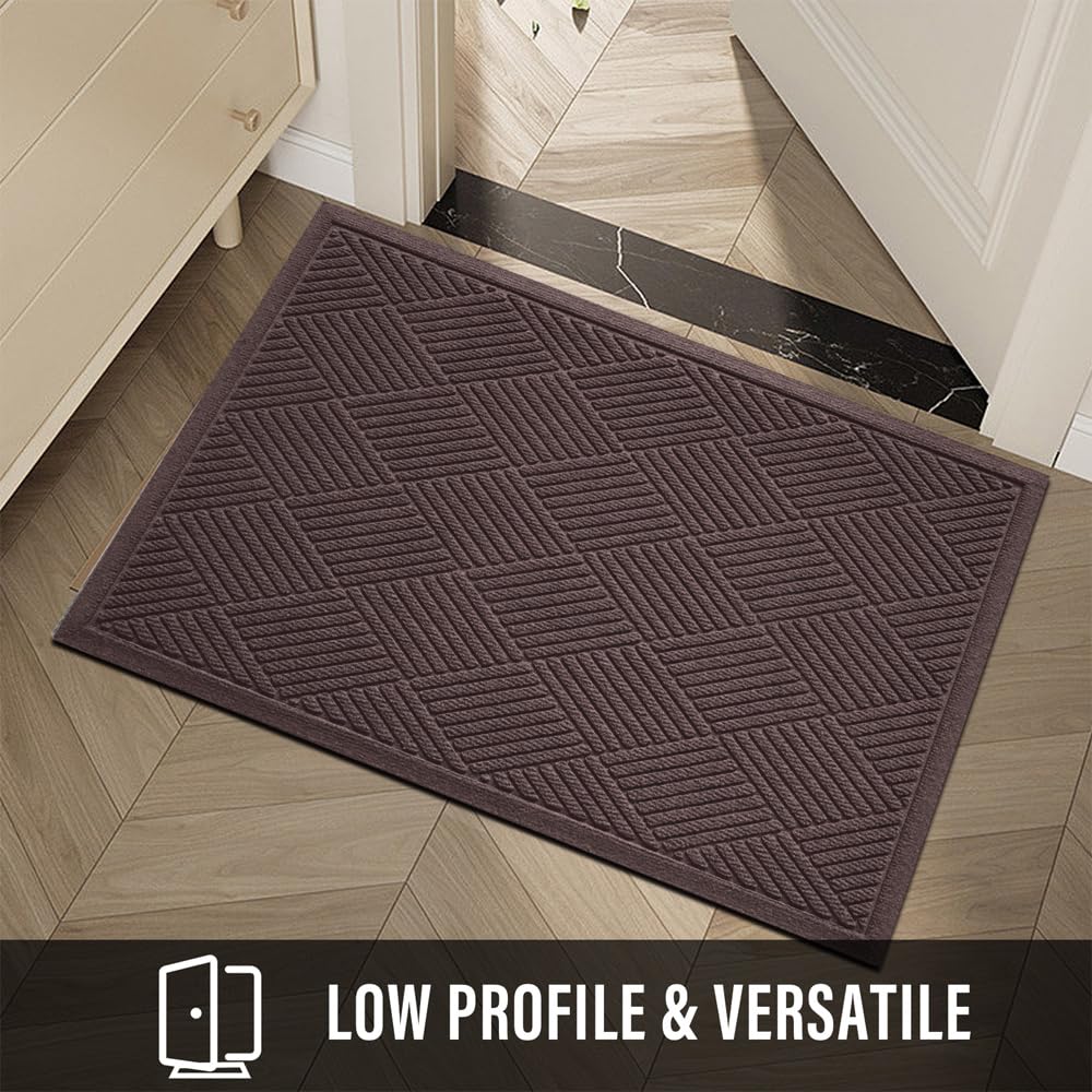 HIYARD easy-clean door mat can be vacuumed or hose rinsed