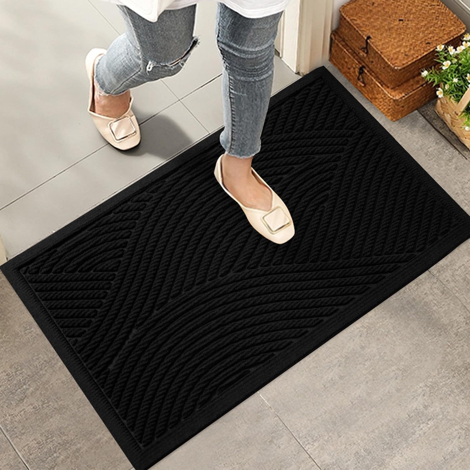 HIYARD absorbent front door mat captures moisture at the doorway.