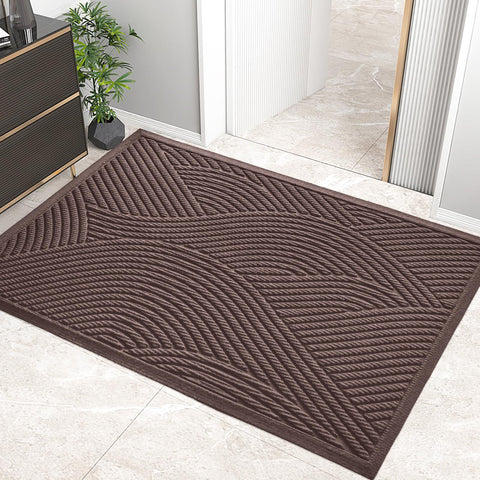HIYARD sturdy front door mat with absorbent surface captures moisture, keeping interiors dry.