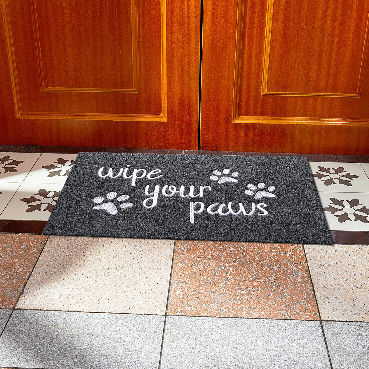 HLFMVWE Dog-themed mat with Wipe Your Paws design for quick cleanups.