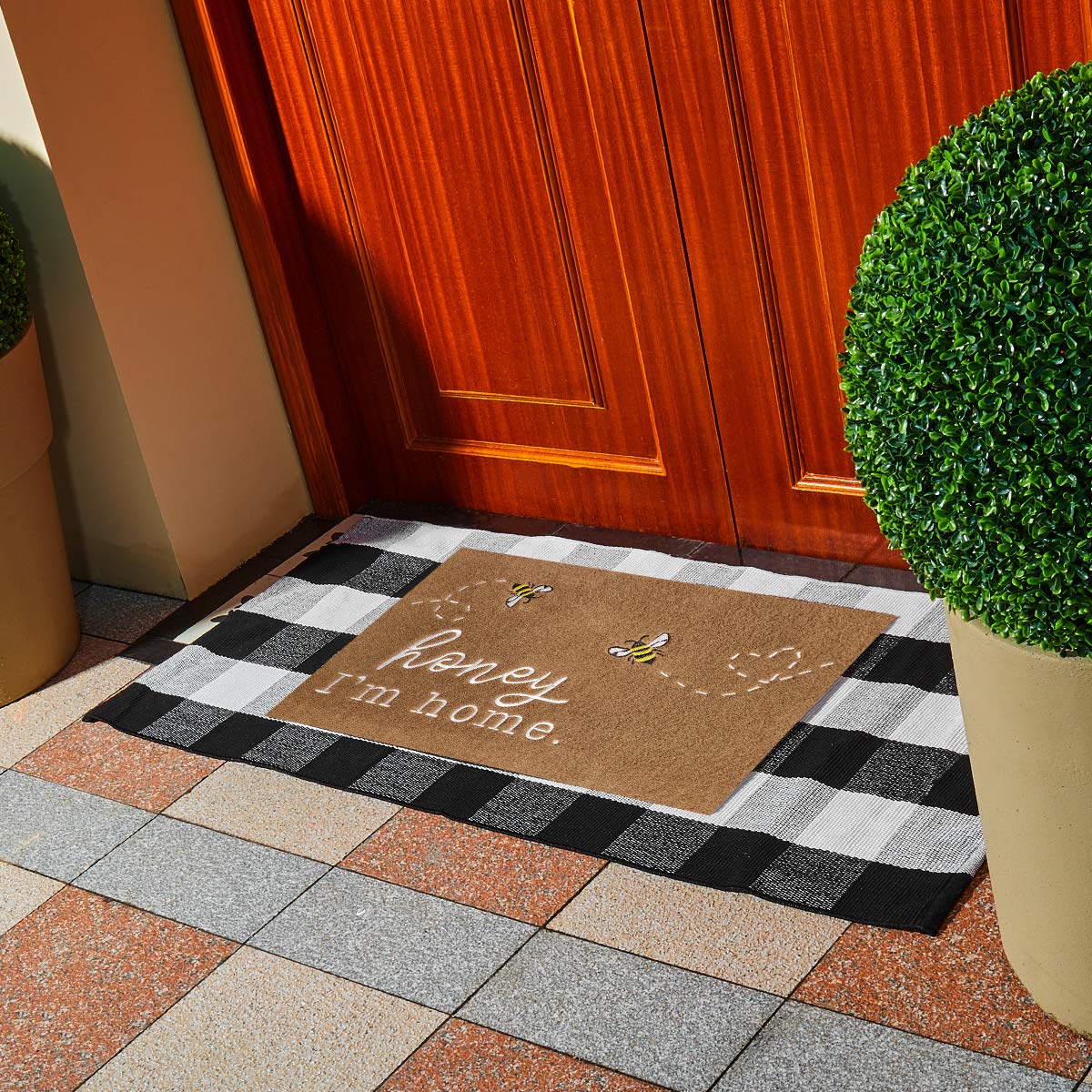 HLFMVWE durable low-profile mat fits under doors without snagging.
