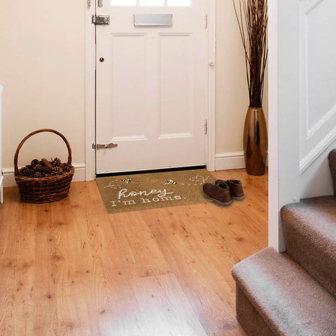 HLFMVWE easy-clean mat can be rinsed or vacuumed for quick refresh.