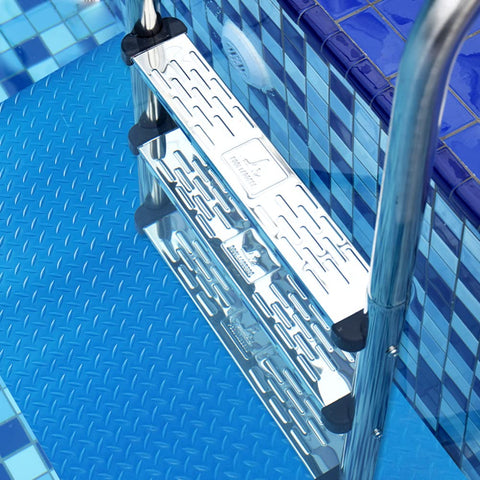 Hlimior protects the pool liner and creates stable footing.