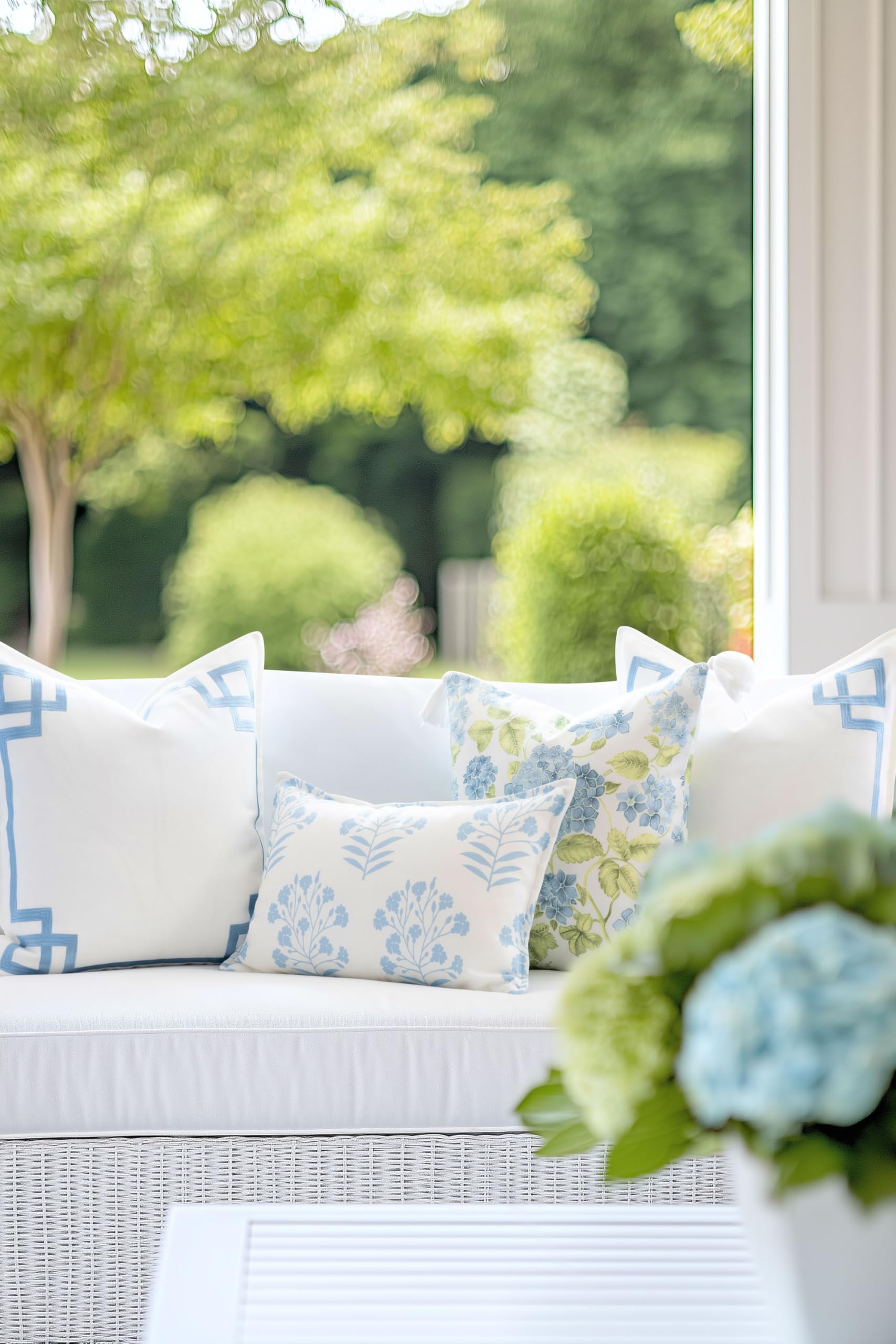 Hofdeco Premium coastal pillow cover embroidery detail on front
