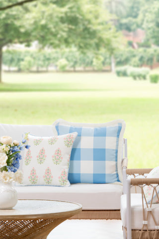 Hofdeco Premium pillow cover piping-detail adds texture to indoor-outdoor décor.