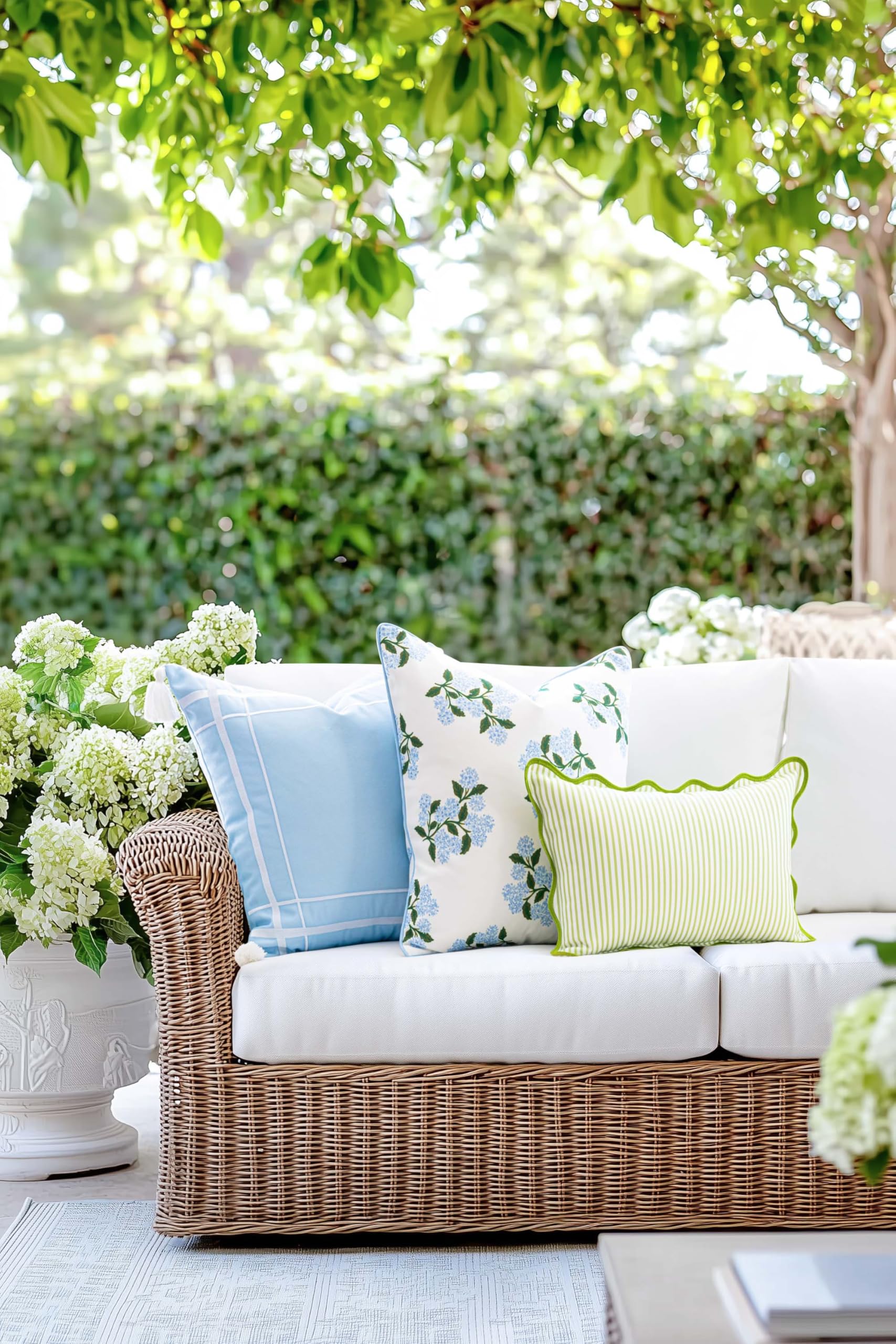 Hofdeco Premium hydrangea pattern closeup on white background for refined coastal decor.