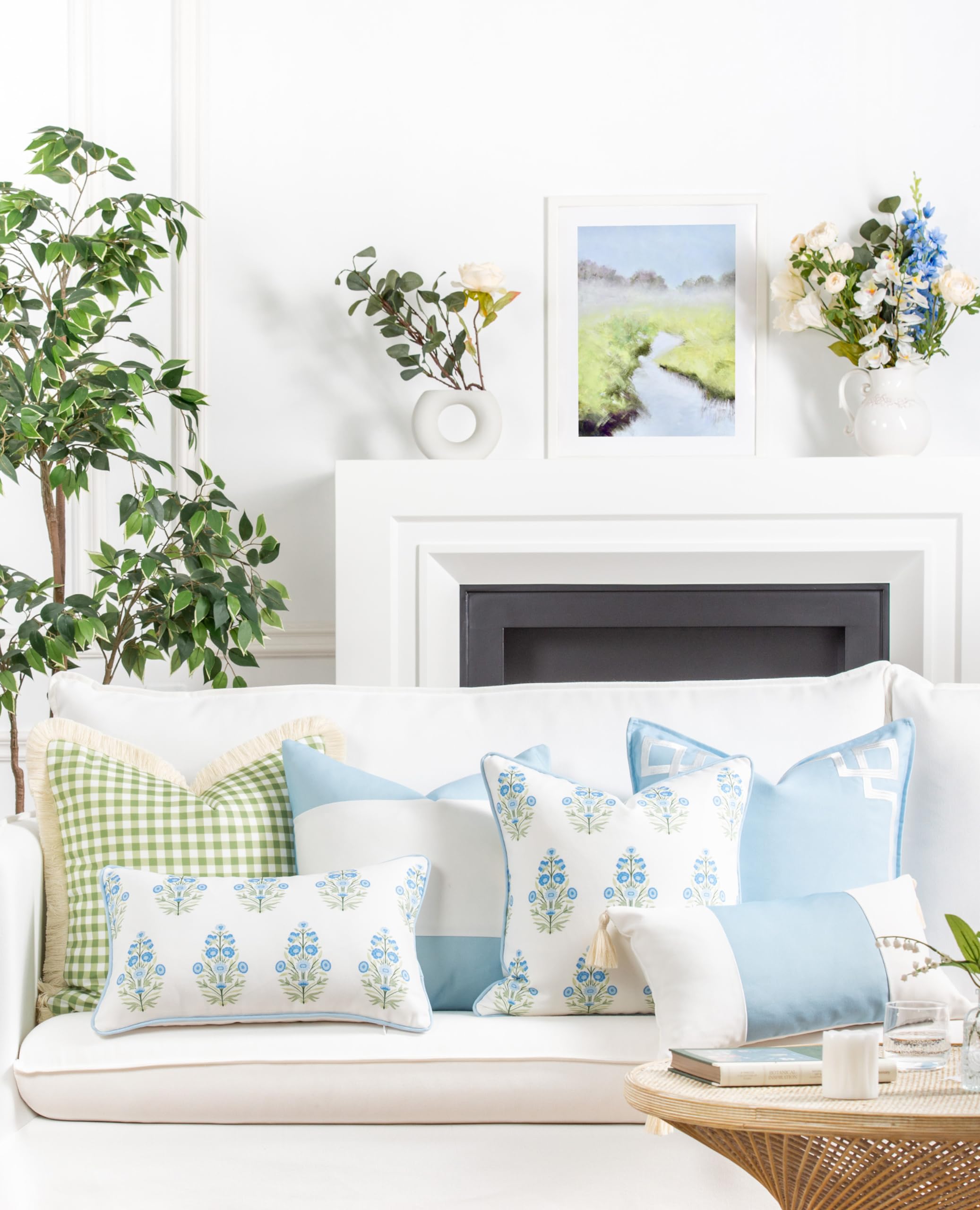 Hofdeco Premium piping detail highlights coastal charm and tactile texture.