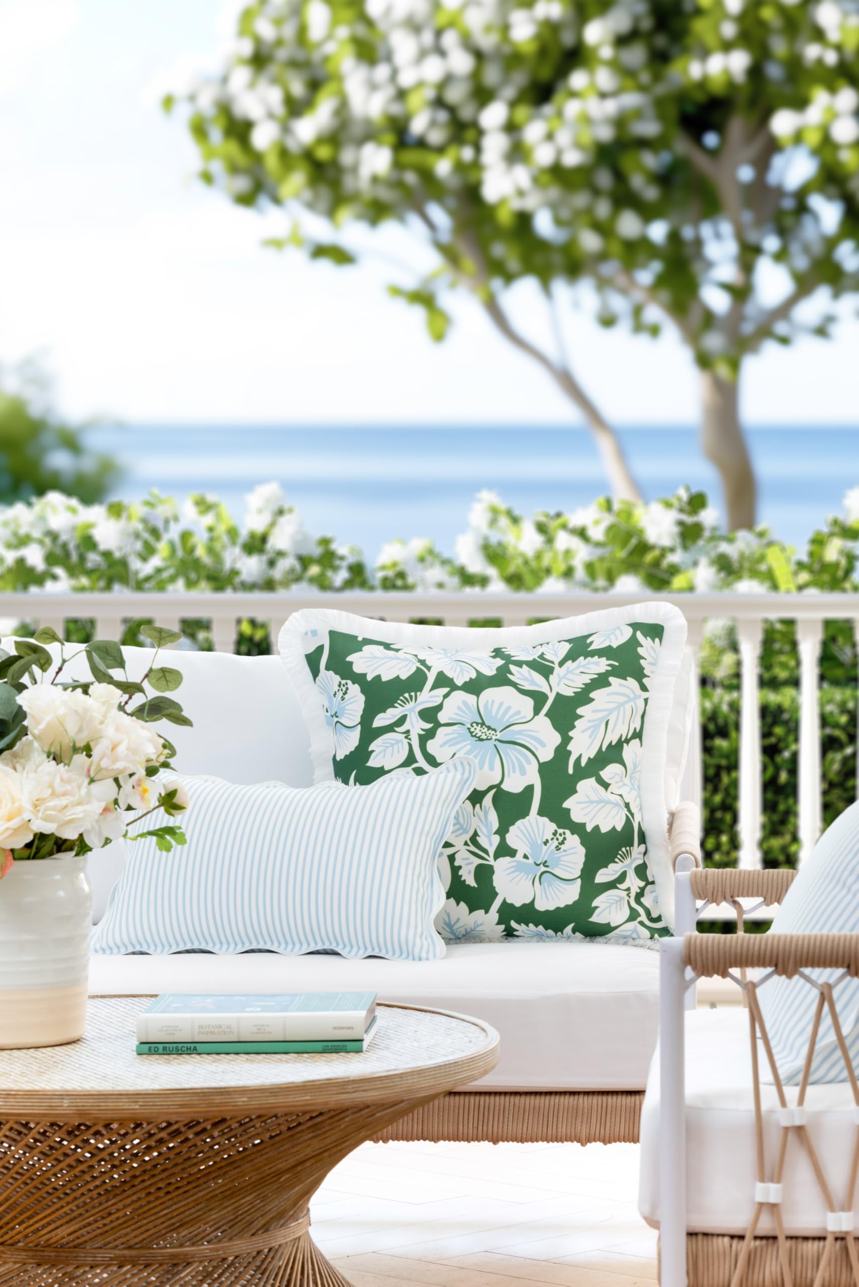 Hofdeco Premium scalloped edge detail adds coastal charm