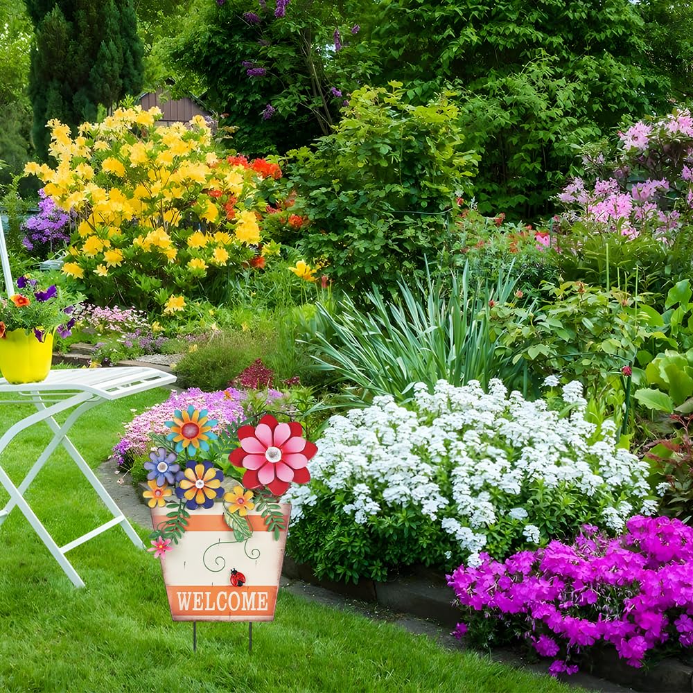 hogardeck easy-to-install garden stake ships with stake included.