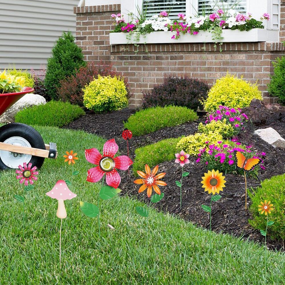 Hogardeck easy-install stake set installs quickly for instant decor.