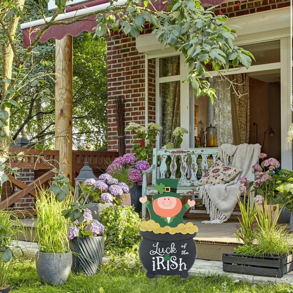 hogardeck Gift-ready decor for a thoughtful St. Patrick's Day.