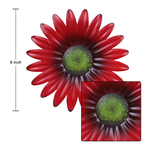 HOGARDECK metal flower wall decor close-up petals reveal three-dimensional depth.