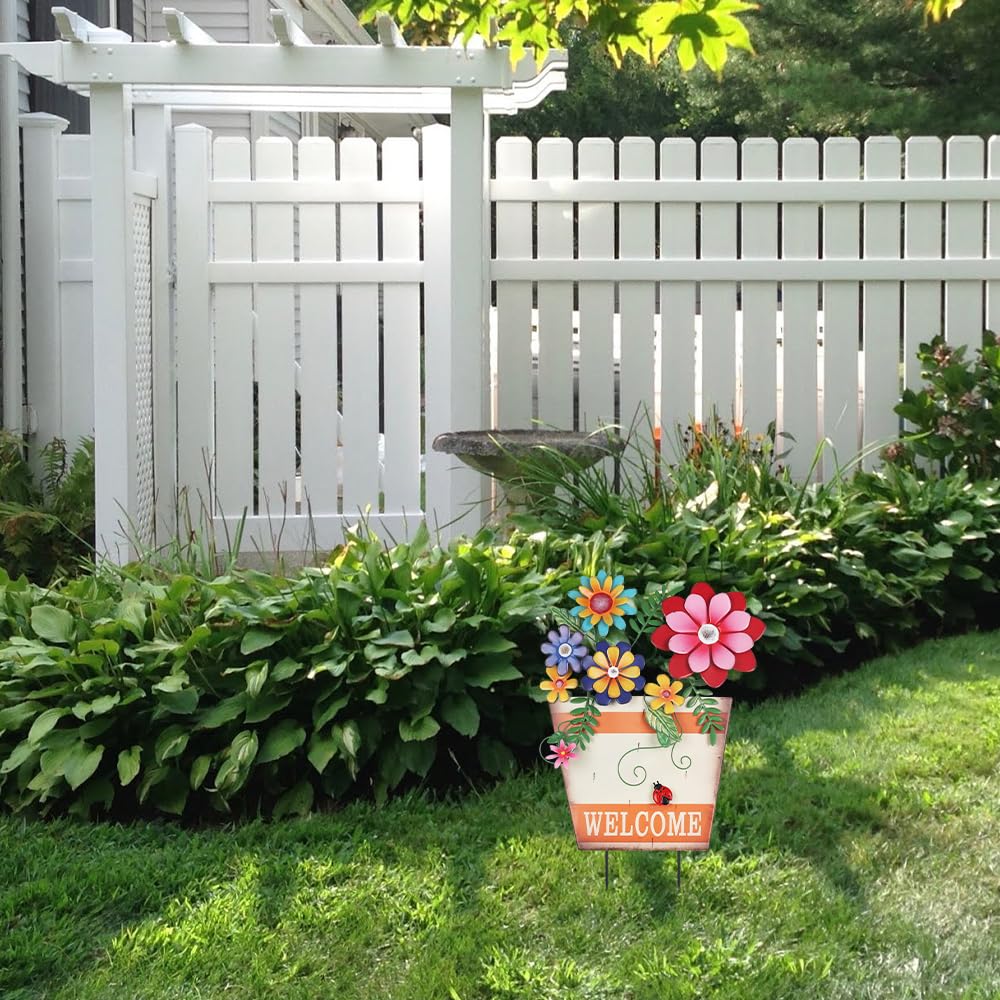 hogardeck metal garden stake ready for lawn or planter display.