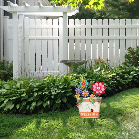 hogardeck metal garden stake ready for lawn or planter display.