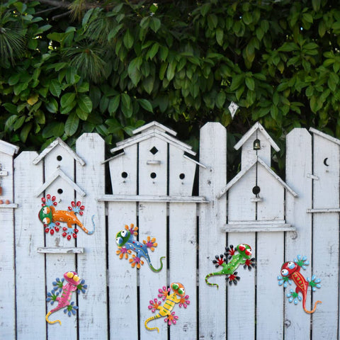 hogardeck metal gecko wall art for patio creates inviting outdoor ambiance.