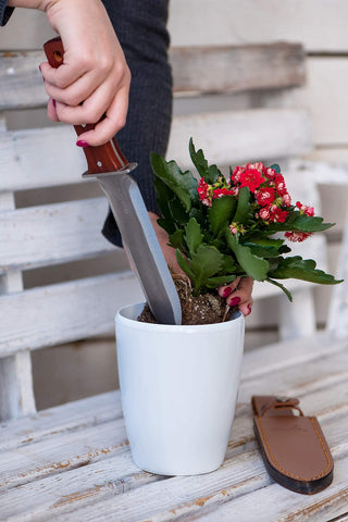 HOKURU Hori Hori knife full tang handle delivering long-lasting durability.