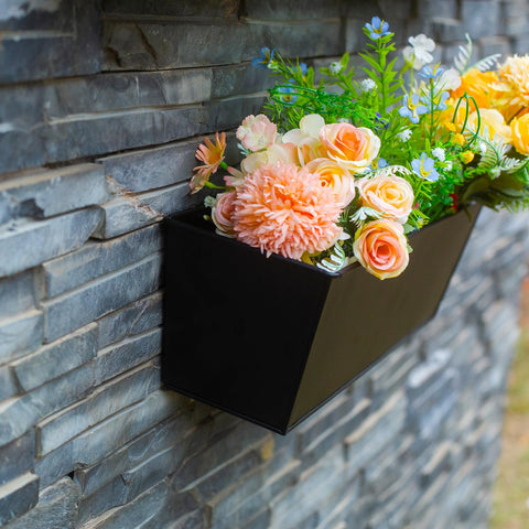 Holensun planter with drainage holes promoting healthy soil and roots.