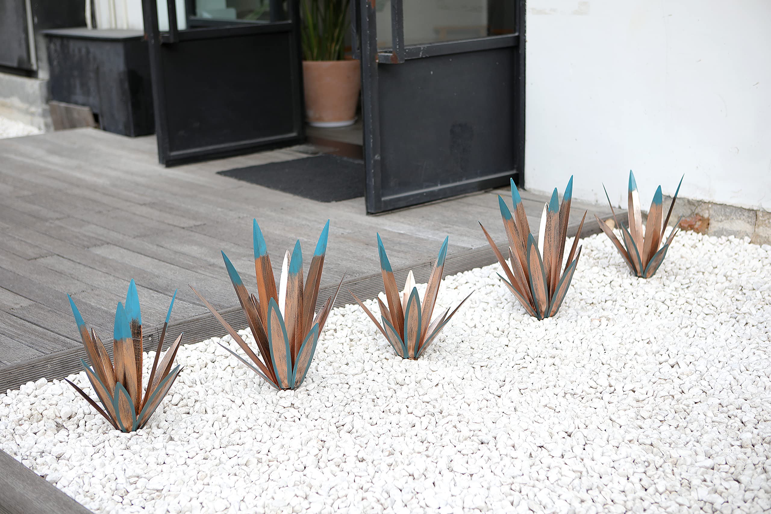 Homight Tequila Country sculpture planted ground appearance ideal for lawn borders