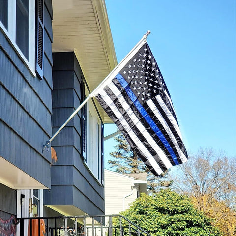 Homissor gift-ready patriotic flag for meaningful occasions.