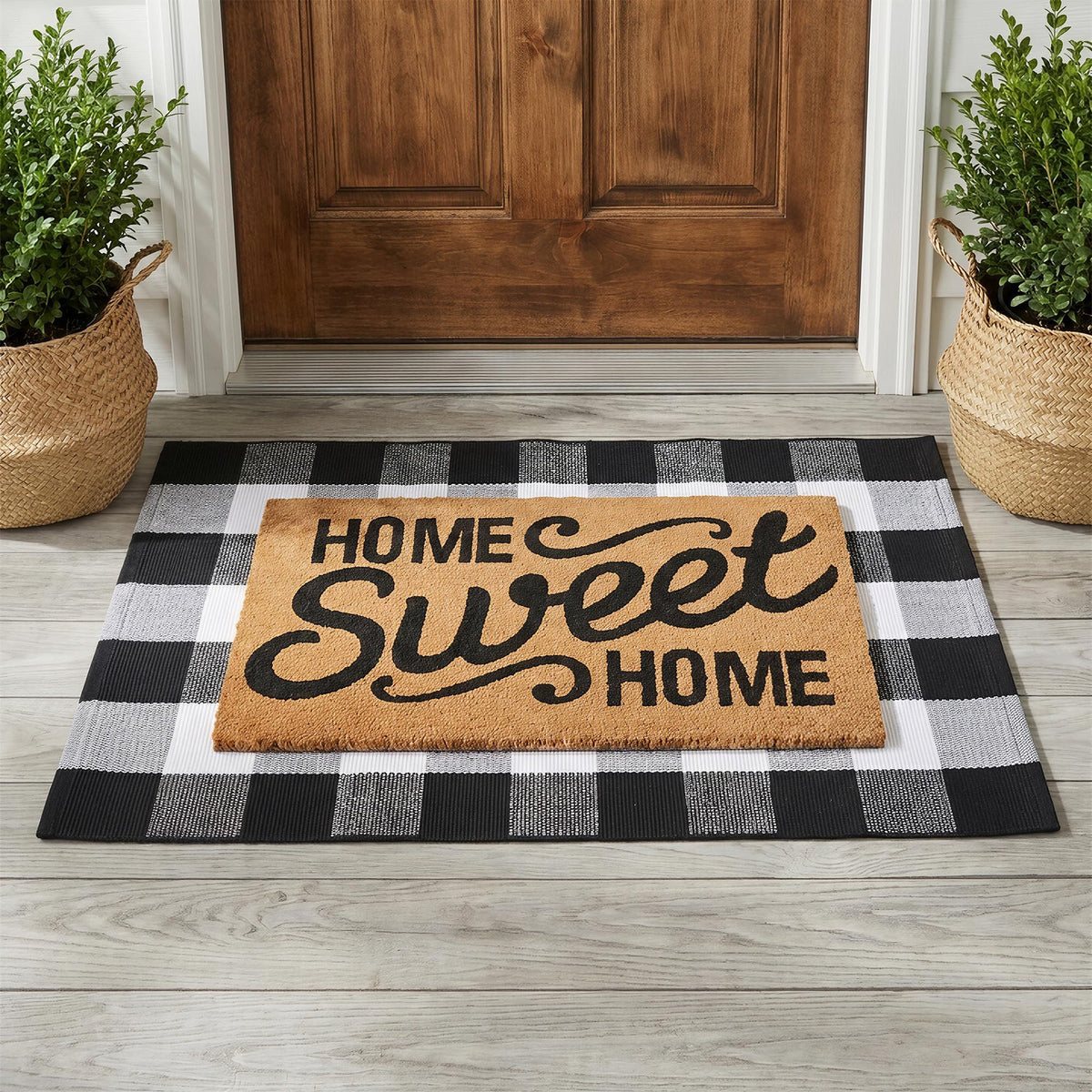 Homydecor Home Sweet Home coir mat welcomes guests at the entry, trapping dirt.