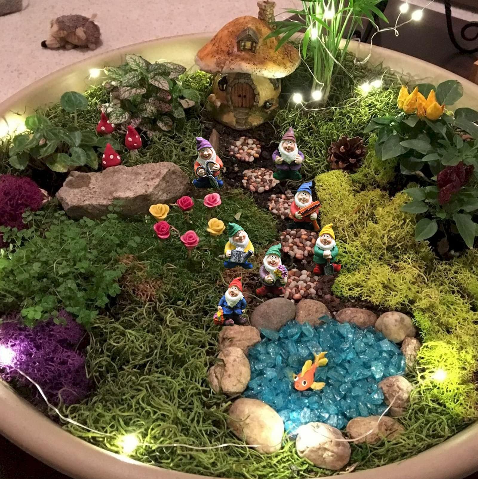 HONEYSHOW Mini gnome set made of polyresin for durable garden accents