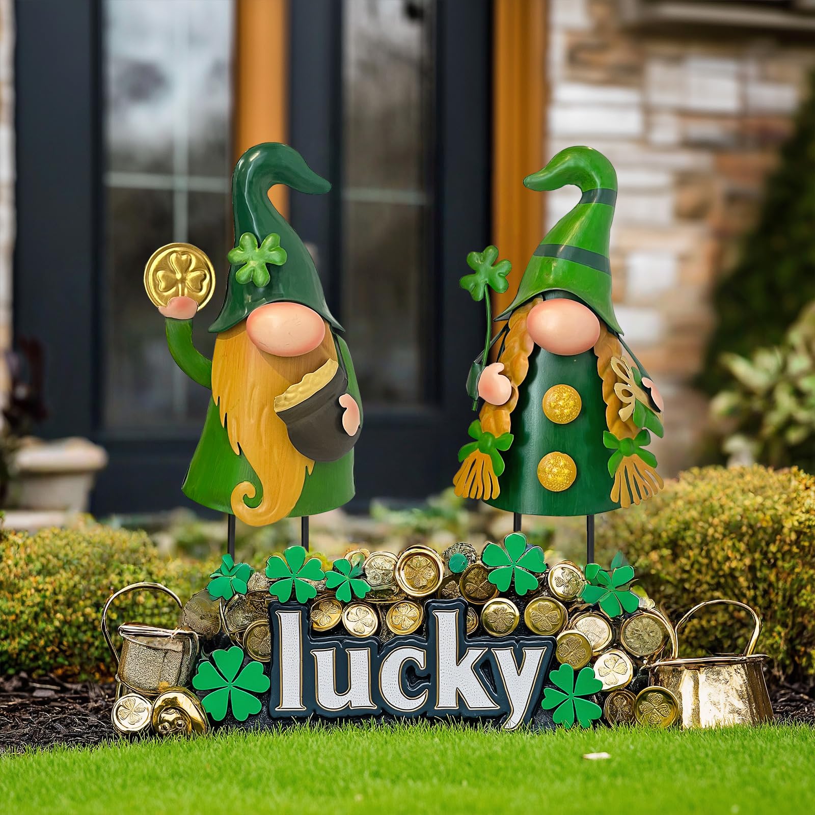 HONGLAND weatherproof metal gnome set stands up to outdoor use