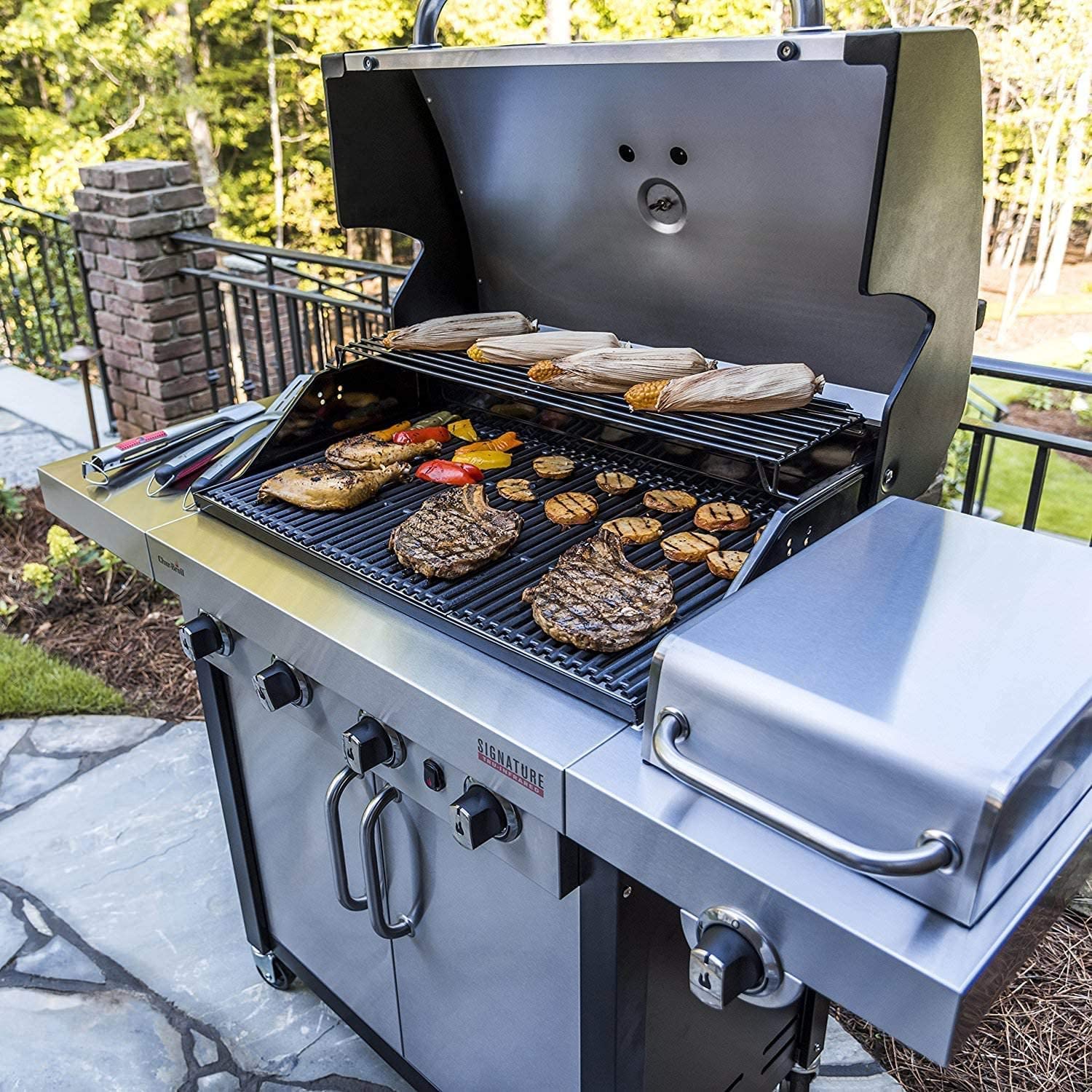 Hongso 3-pack porcelain grates fit four-burner Char-Broil grills for versatility