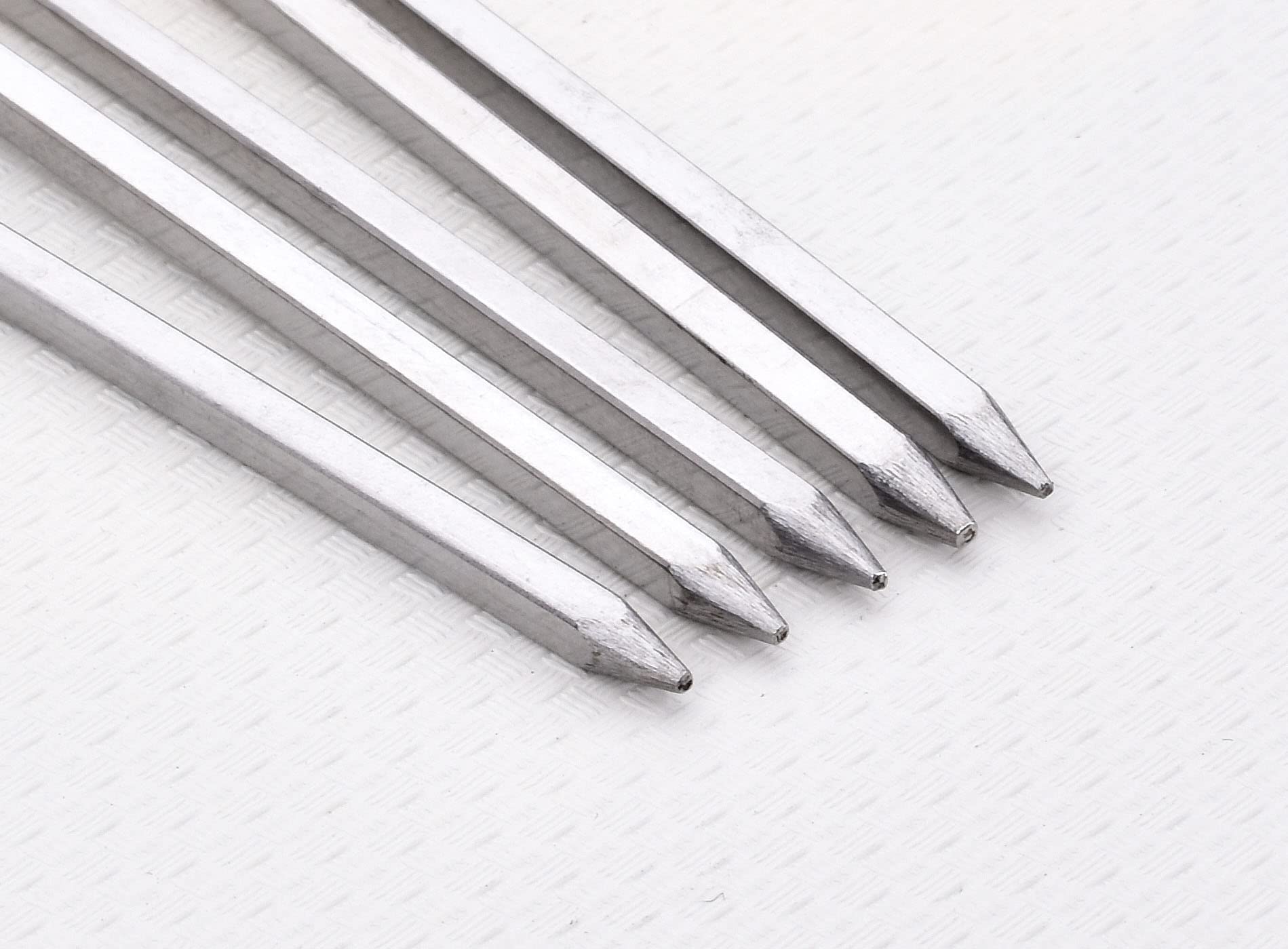 HONSHEN stainless steel kebab skewers resist bending for reusable grilling sessions.