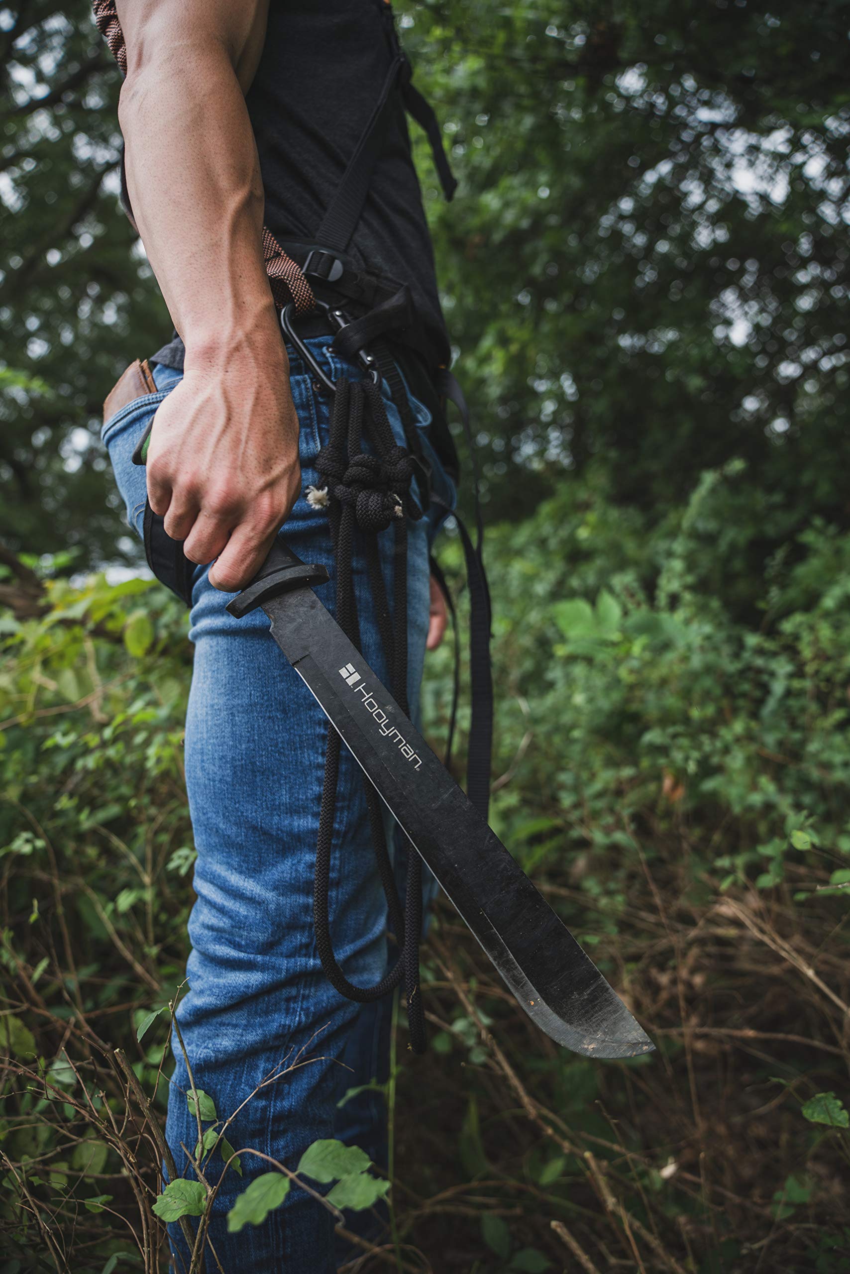 Hooyman belt sheath 1680D with plastic liner shields the blade.