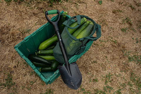 Hooyman serrated blade cuts through roots and rocky soil with ease