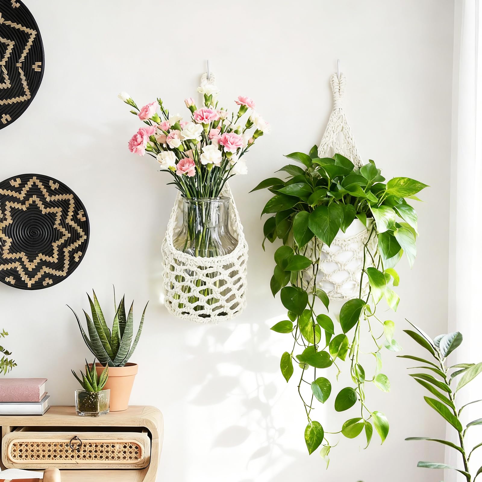 HOREAKHJ easy-installation plant holder for quick setup.
