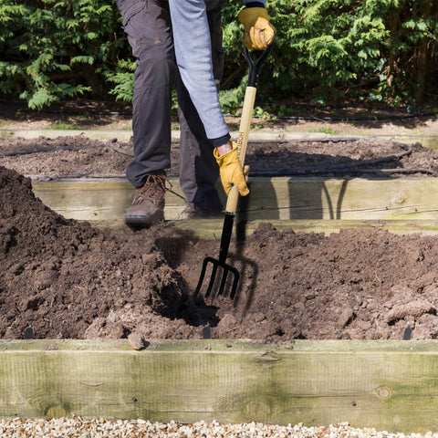 HORIJUNKE multi-use garden fork supports loosening soil, turning compost, and moving mulch.
