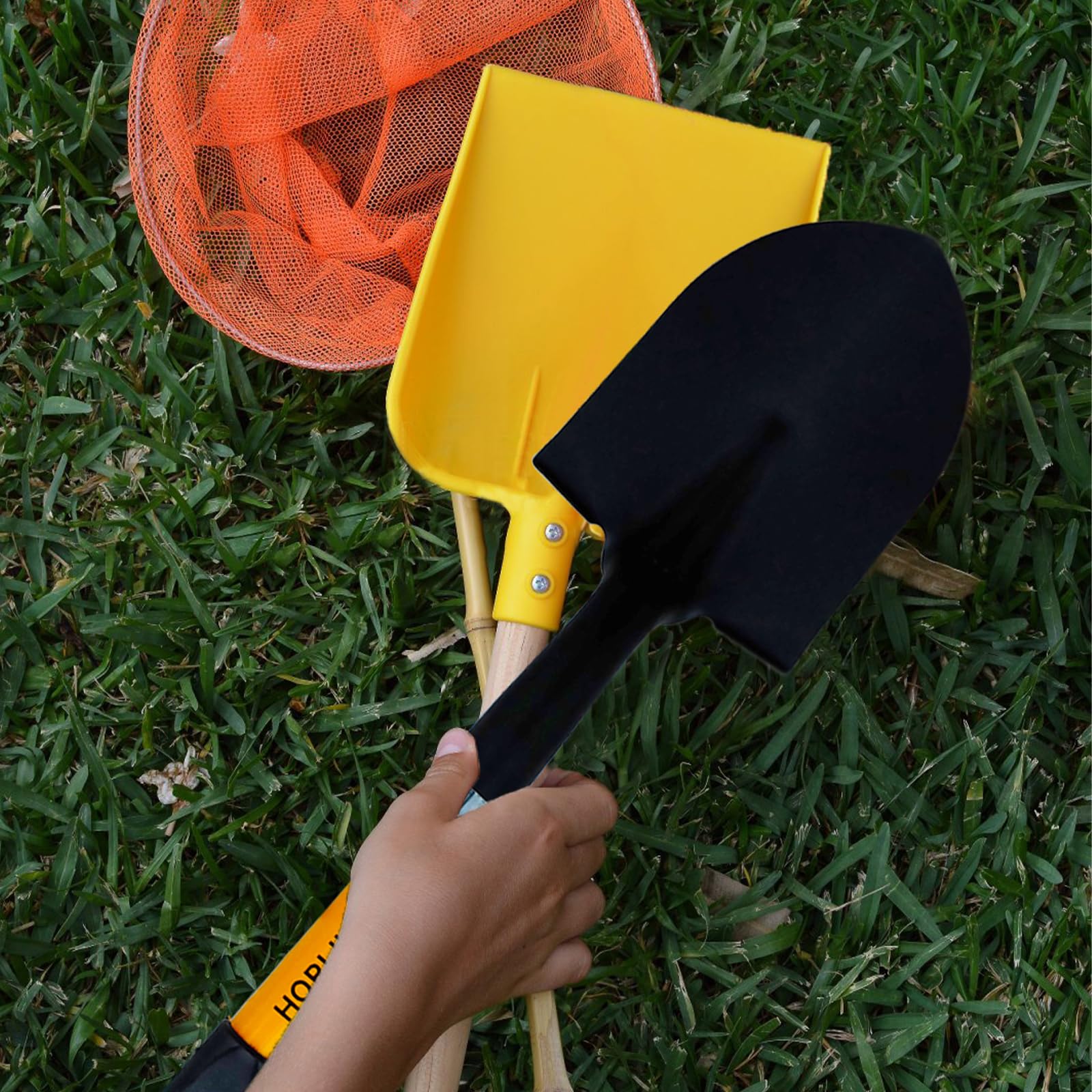 HORIJUNKE lightweight yet sturdy shovel handles soil and compost with ease.