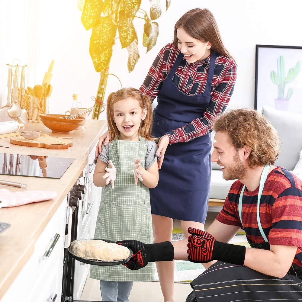 Hostaque one-size-fits-most design fits many hands for versatile kitchen use.