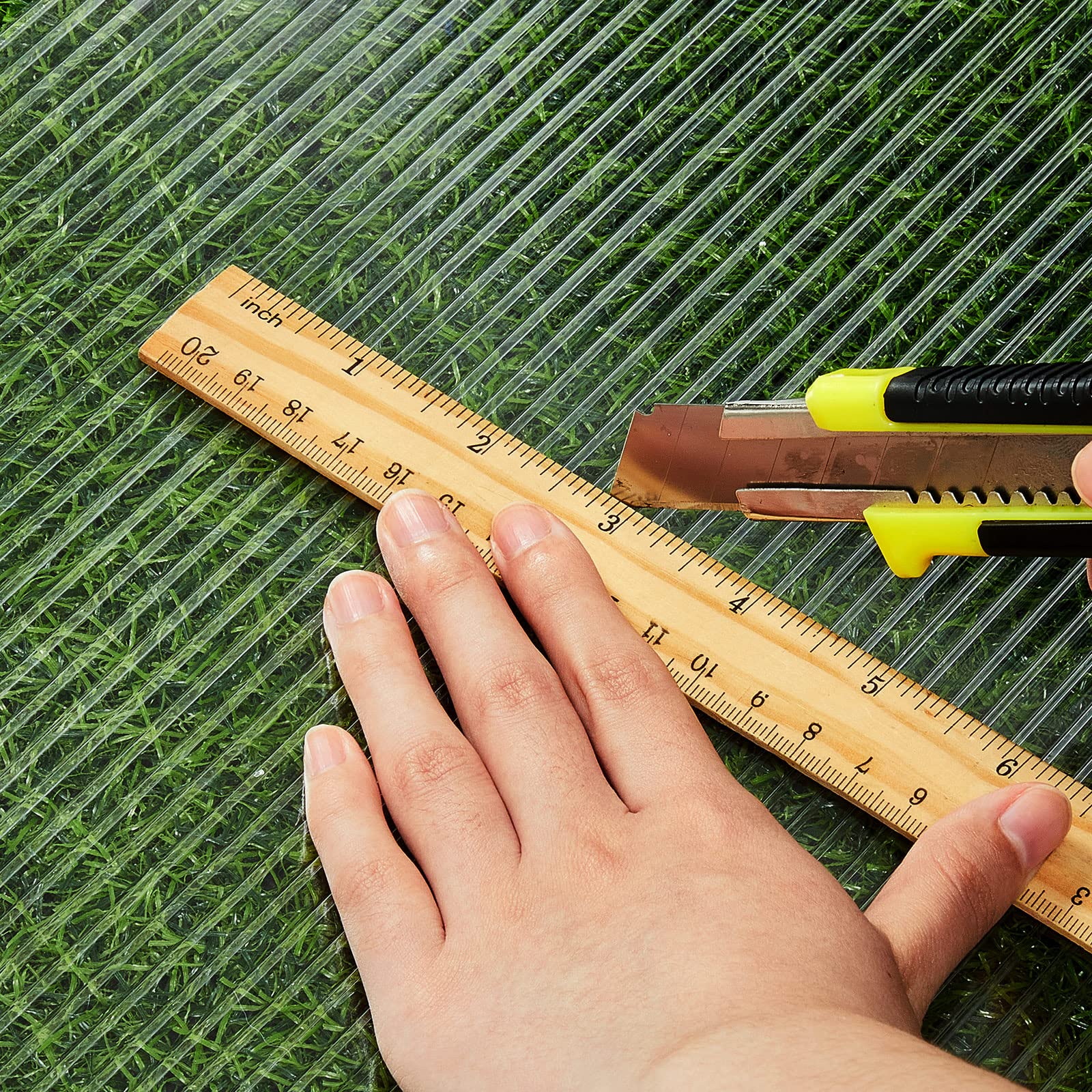 Hotop waterproof panels withstand rain and outdoor conditions for year-round use.