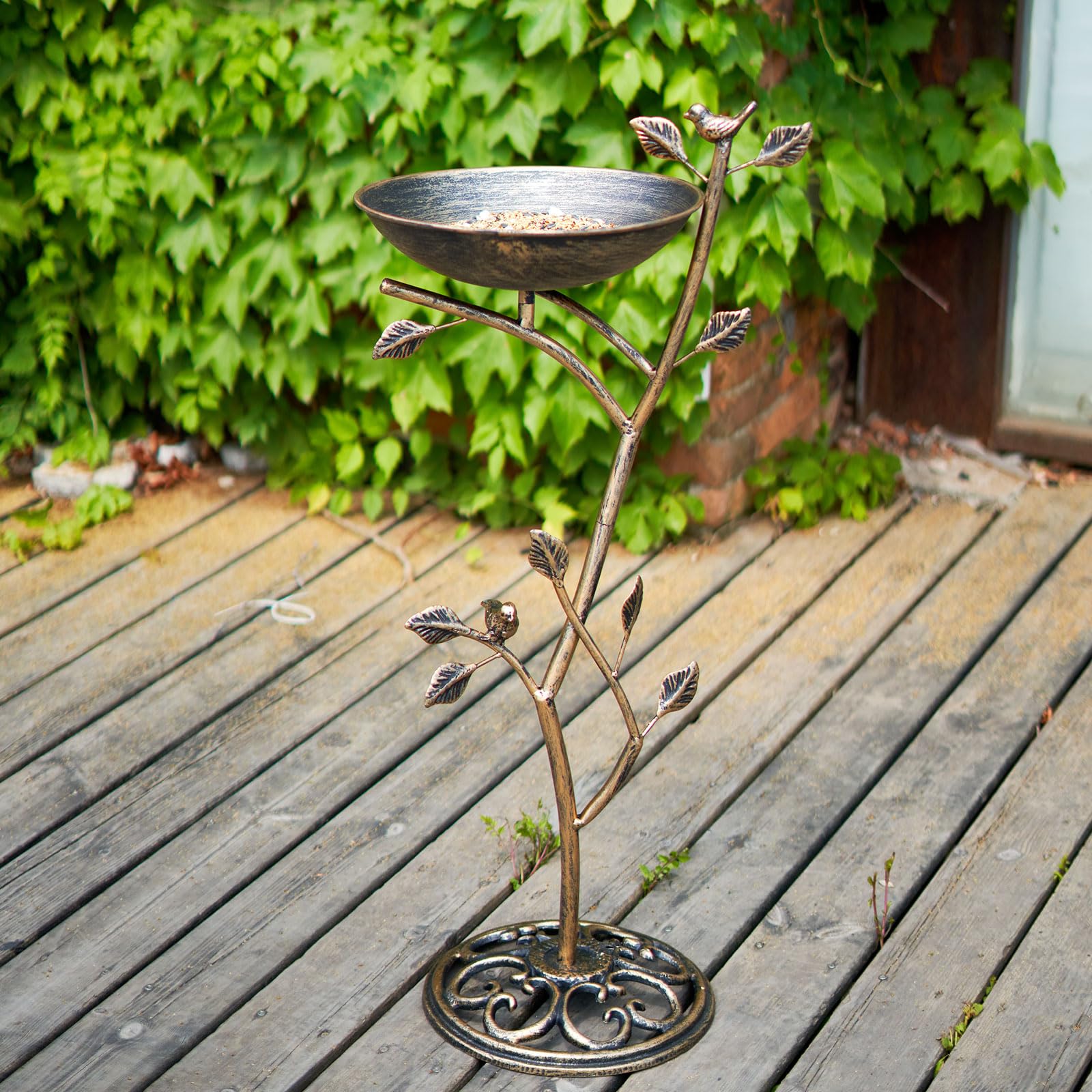 Houyang Diam bird bath bowl holds water with ample depth for bathing birds.