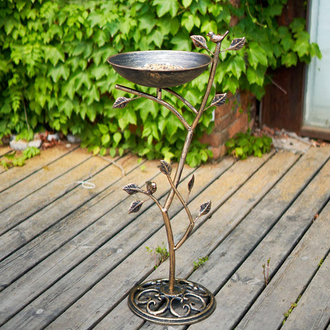 Houyang Diam bird bath bowl holds water with ample depth for bathing birds.