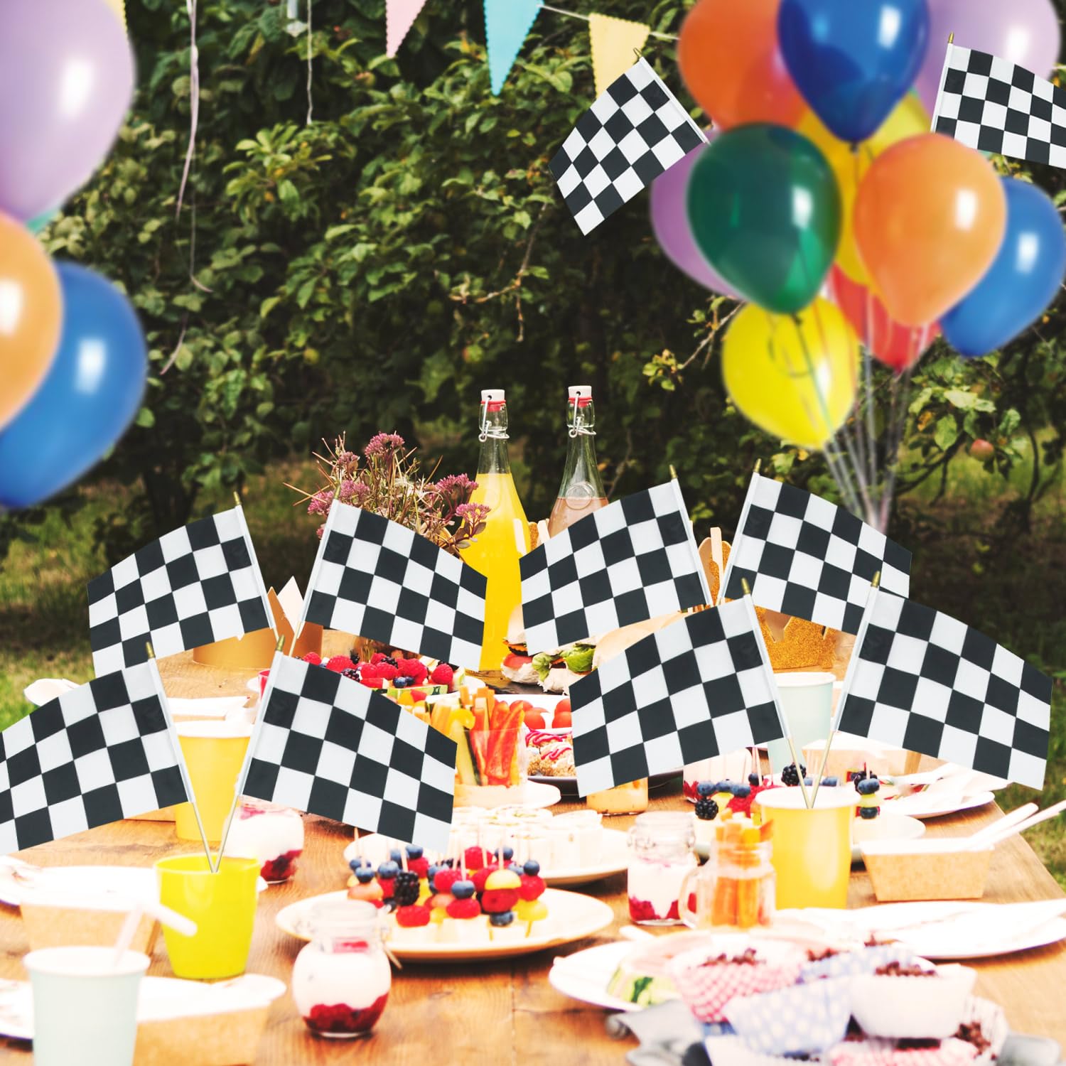 HOYUTNESS tear-resistant polyester flags combine durability with light handling.
