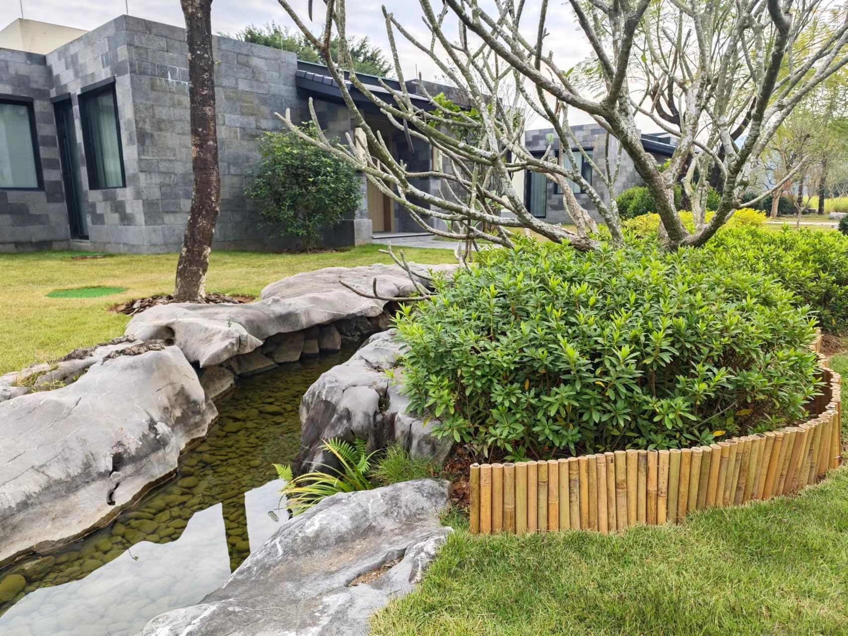 HTWNK bamboo border garden bed definition separating soil and mulch