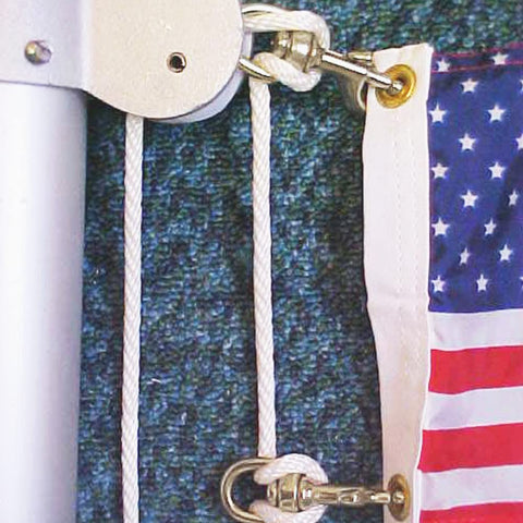 Huouo two swivel snap clips enabling quick flag changes