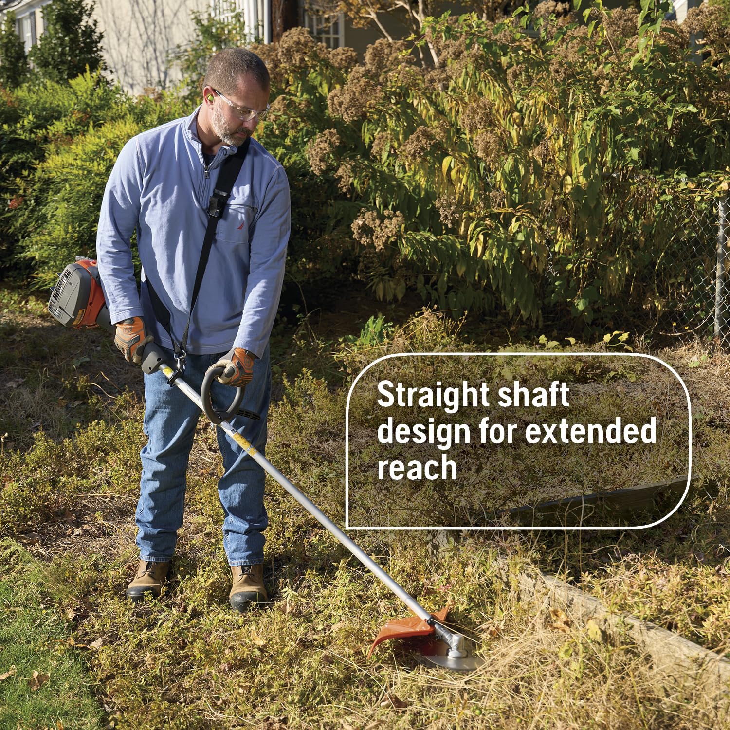Straight shaft provides extended reach for hard to access areas on Husqvarna 122RJ