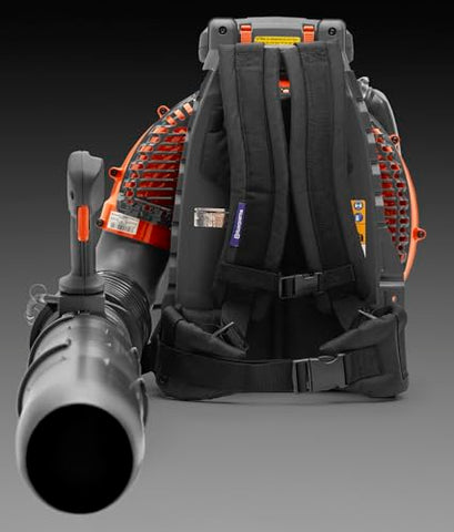 Husqvarna 580BTS large fuel tank enables longer work intervals between refuels.