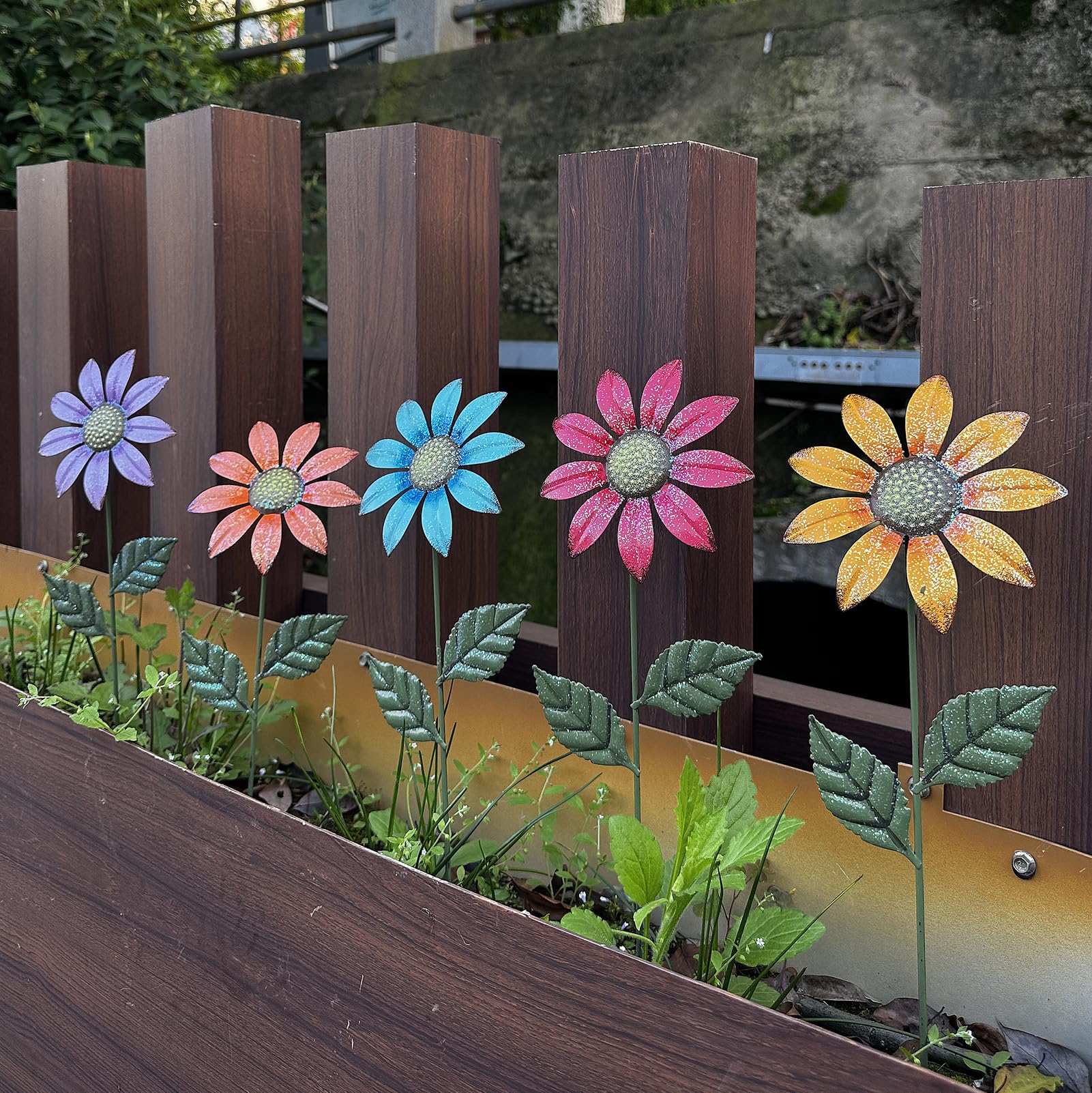 HUTHDAK metal flowers outdoor 5-pack adds lasting color to your garden.