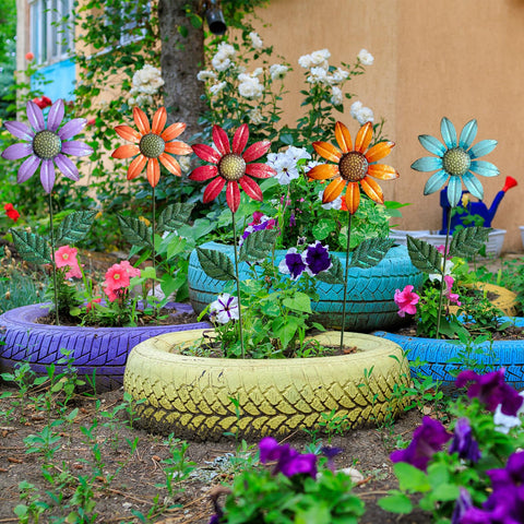HUTHDAK 5-pack stakes transform yards into welcoming spaces.
