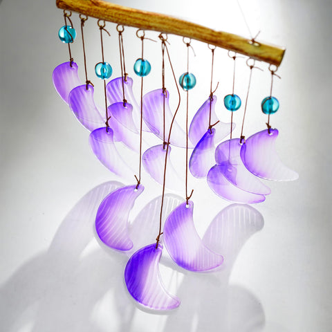 Hyaline Dora 19-inch glass wind chime showcases unique craftsmanship.