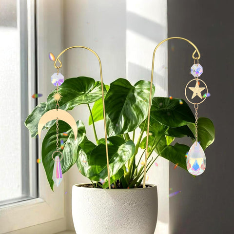 HYBEADS golden plant stake supports indoor plants with decorative flair.