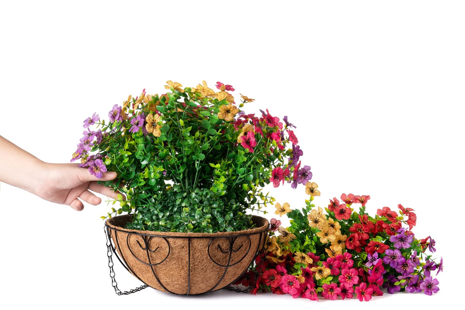 HyeFlora UV-resistant outdoor hanging basket ready for sun and weather