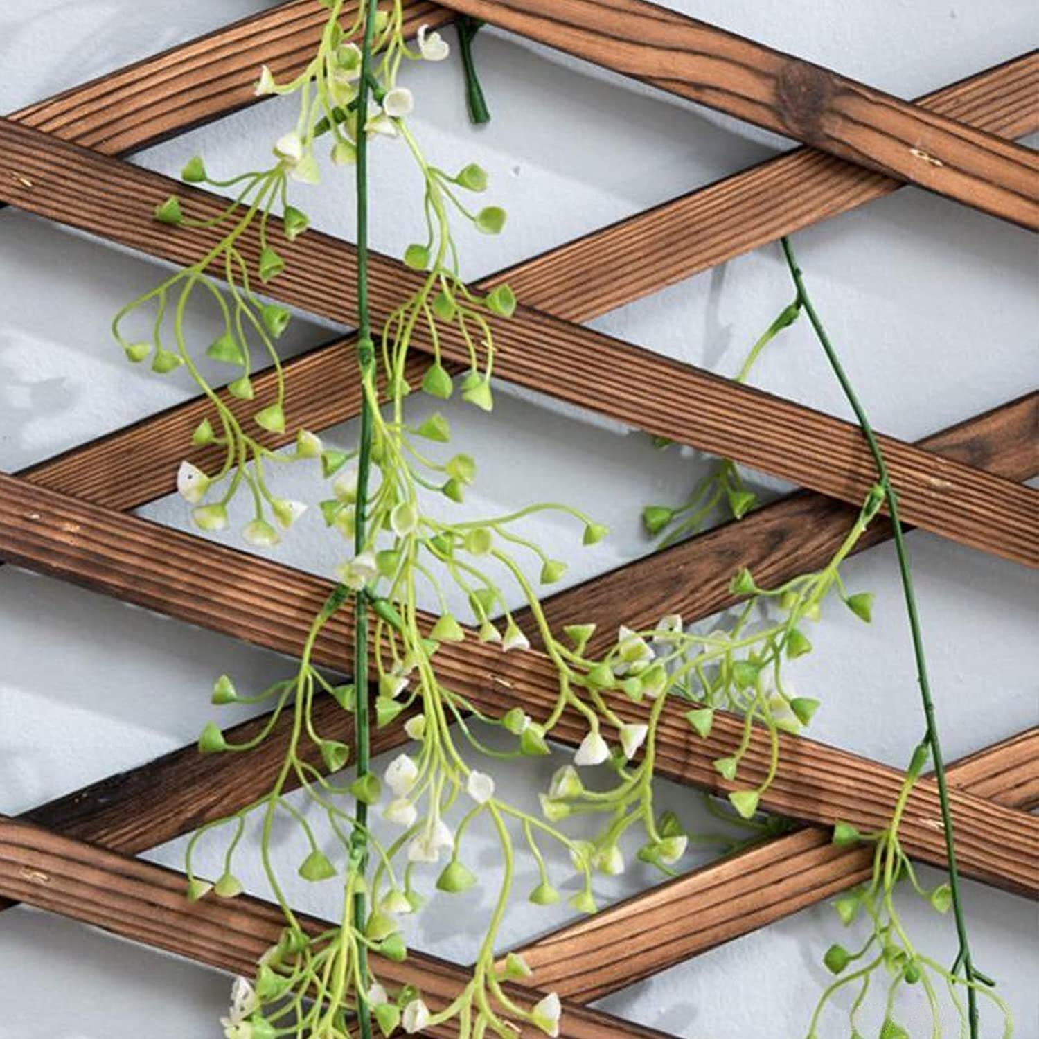 Iceyyyy durable wood texture and craftsmanship support long-lasting wall displays.